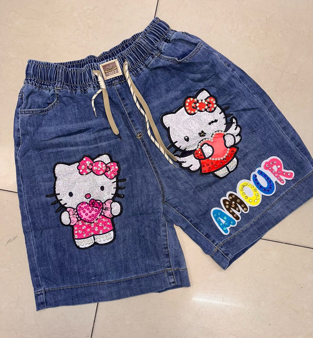 Short Bermuda  de personaje y cristales ✨