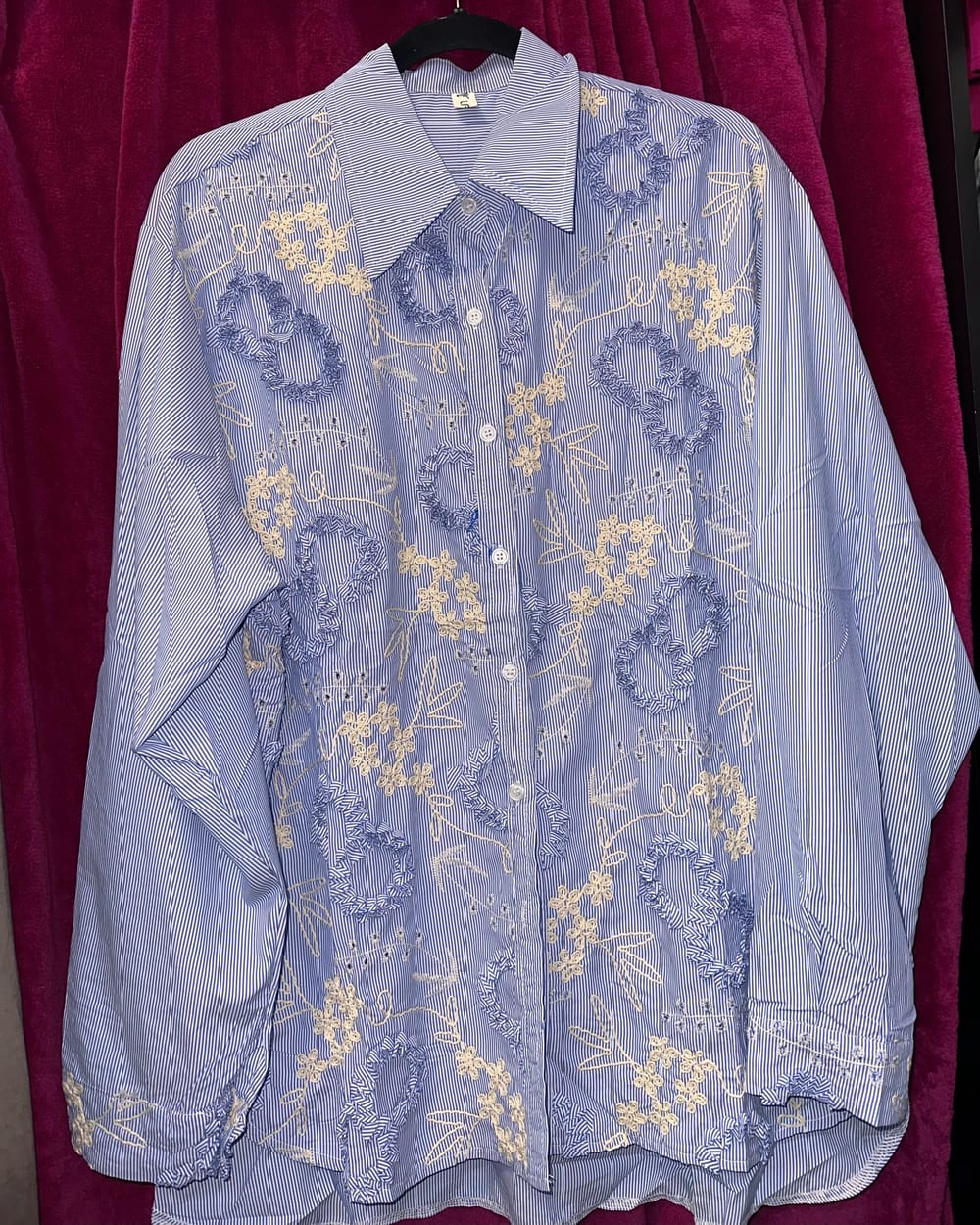 Camisa formal de rayas con detalle de encaje y Flor💕💎
