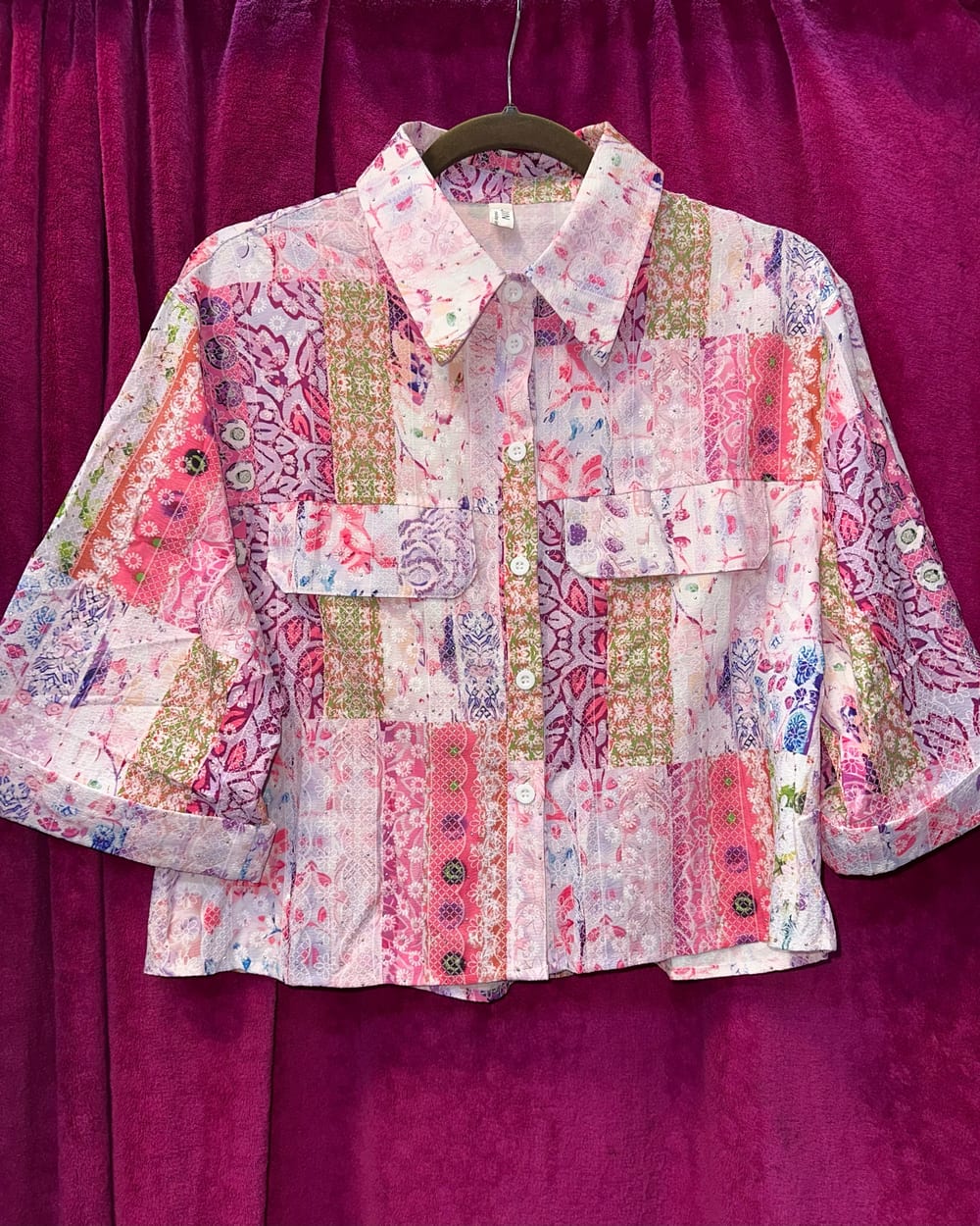 Camisa de mezcla de flores con detalle pequeño de cristal ✨💎🌸