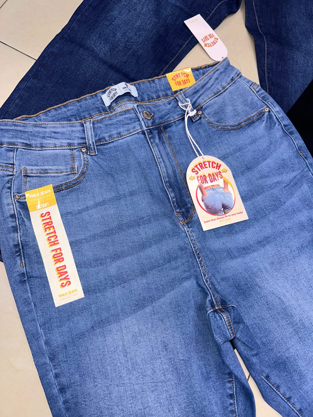 irenesboutique_culiacan el August 25, 2026: "Pantalón WAX JEAN EX vista 2